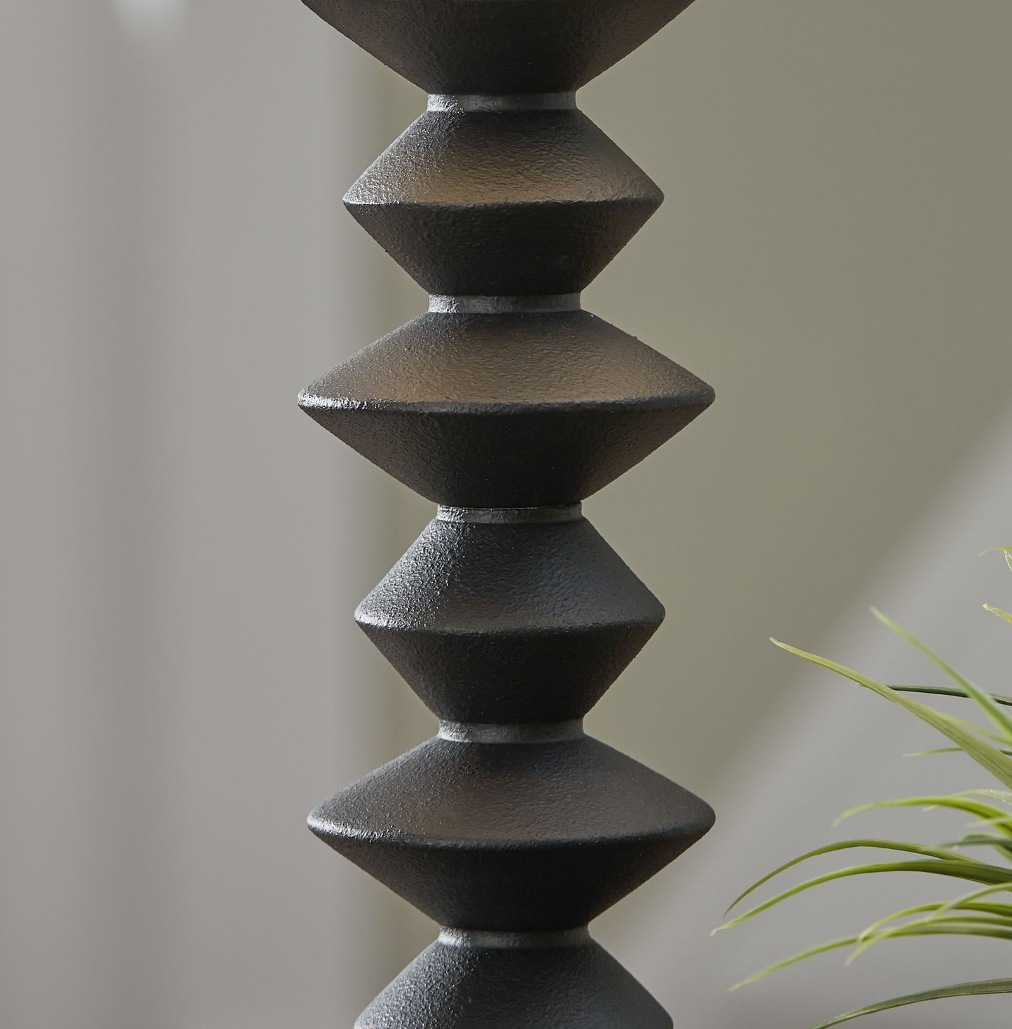 Luanndon - Poly Buffet Lamp - Black