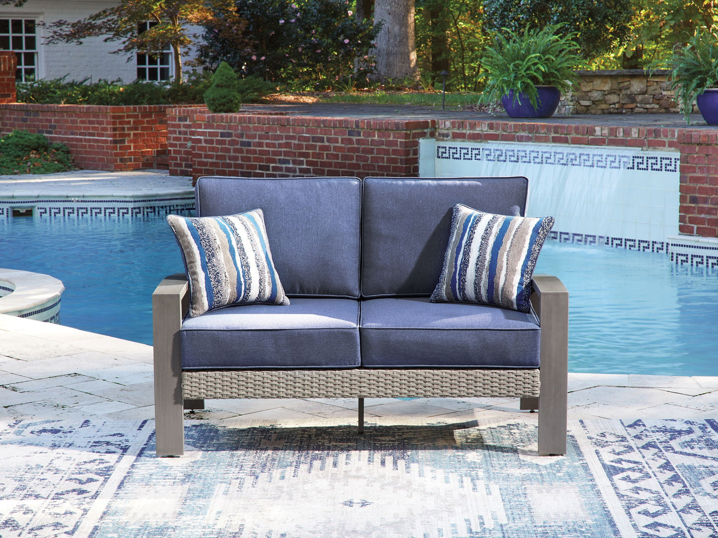 Half Moon Beach - Loveseat With Cushion - Blue / Gray