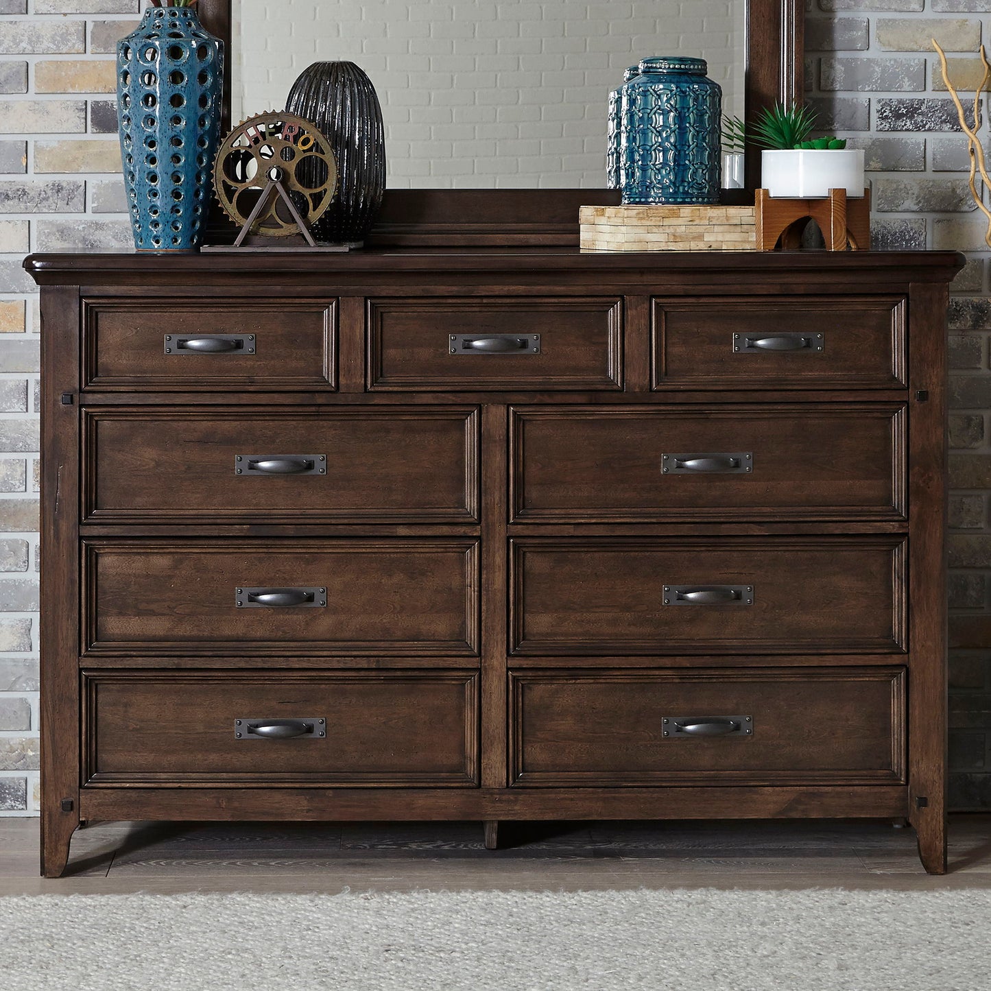 Saddlebrook - 9 Drawer Dresser - Tobacco